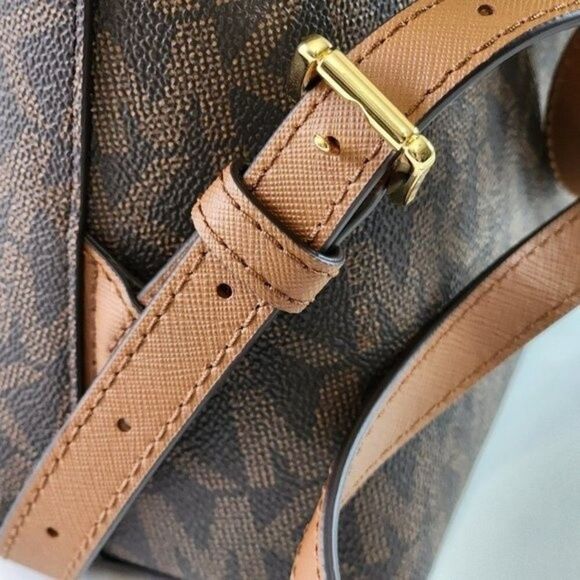 NEW! MICHAEL KORS Cindy MK Signature Brown LG Backpack Bag Gold Logo - Picture 7 of 14